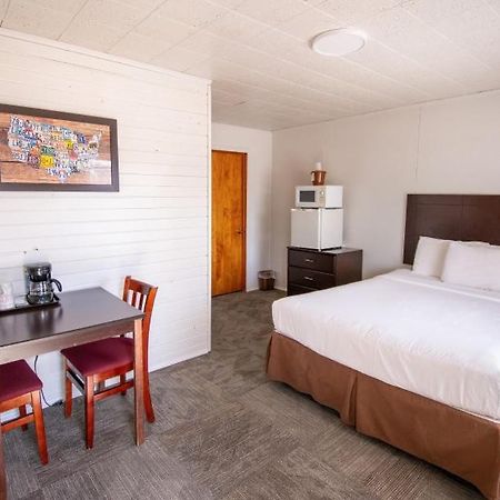 The Superior Motel Munising Ngoại thất bức ảnh